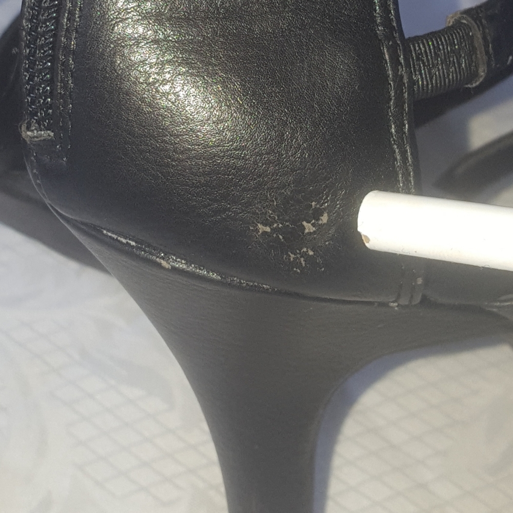 Heels - Picture 6 of 7